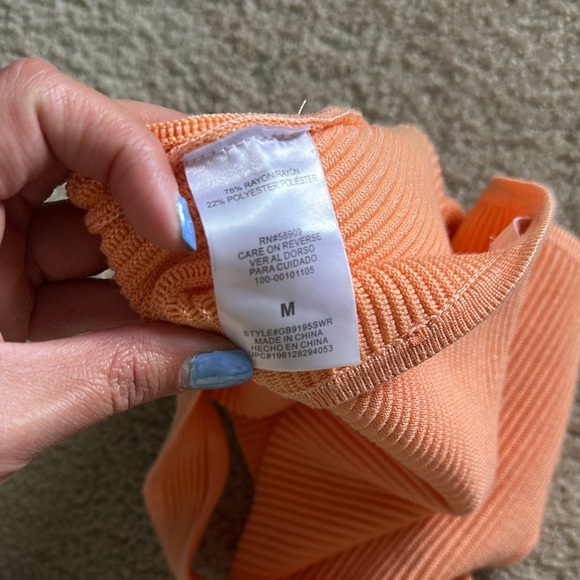 Gianni Bini Peach Ribbed Halter Top Cropped Women’s Medium - Picture 7 of 7